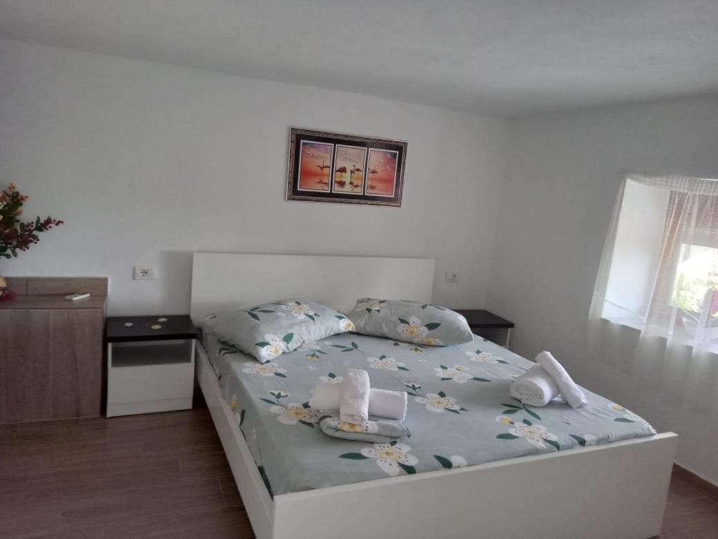 Vila Pasha Sarandë Habitación foto